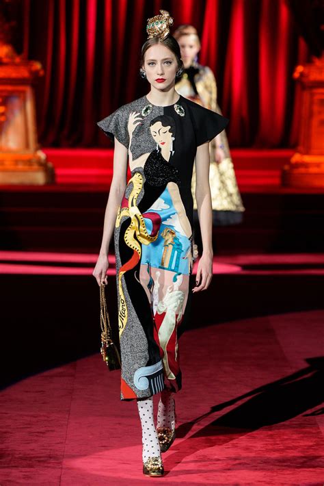 collezione inverno 2019 dolce gabbana|Dolce & Gabbana: la sfilata autunno inverno 2019 2020.